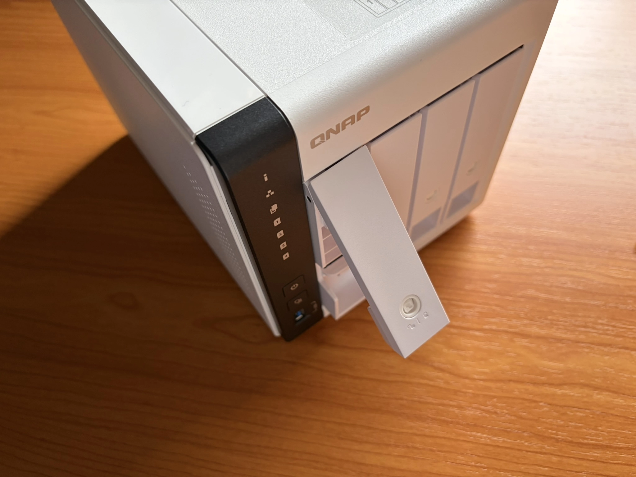 【QNAP】HDD が警告状態になったので交換対応した